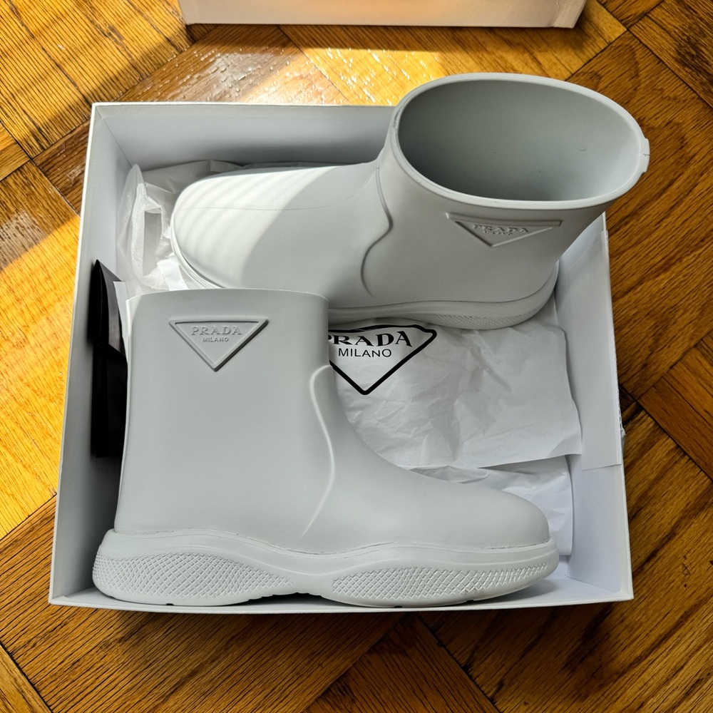 PRADA // RUBBER ANKLE RAIN BOOT